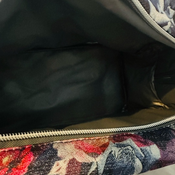 NWT Castura Insulated Handbag/Tote – For Women or Men - Picture 6 of 6